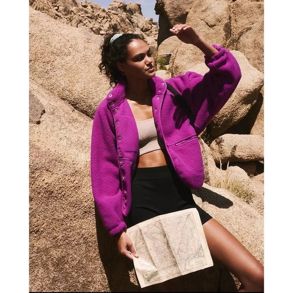 New Free People Hit The Slopes Fleece Jacket in Purple Bomber FP Movement - Picture 3 of 13